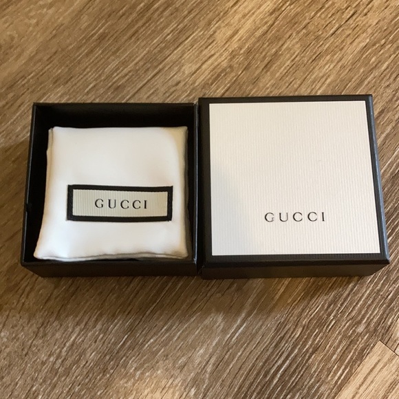 Authentic Gucci G Square Ring - Picture 5 of 7